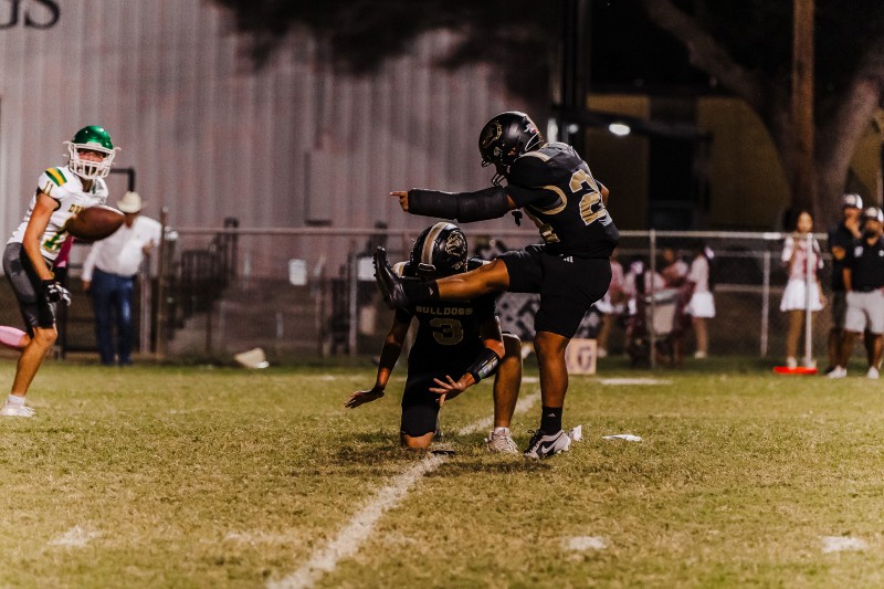 Bulldogs Pound Dublin 62-13 to Take First District Win